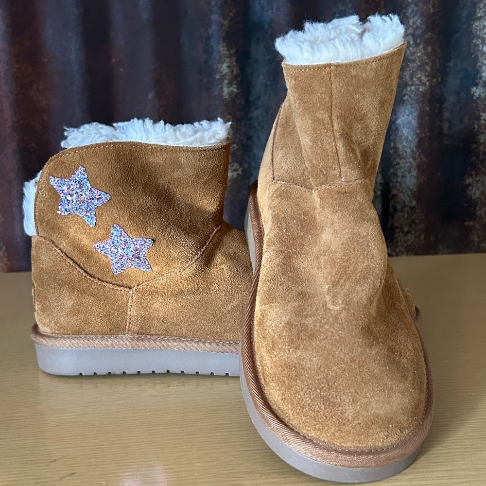 NWOT-Koolaburra by UGG kids sparkle Star boots chestnut faux fur lined size 4 - Picture 7 of 7